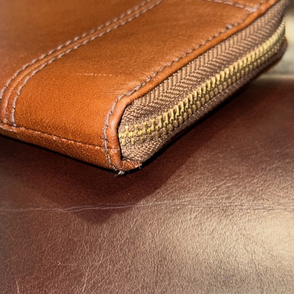 Fossil Leather Logan Zip Around Clutch - Picture 11 of 16